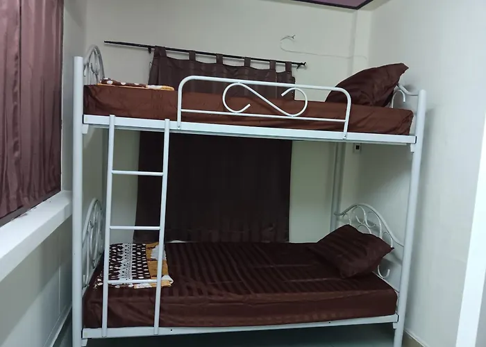 Hug Glur House Tour And Hostel (Adults Only) เชียงใหม่