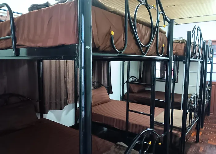 Hug Glur House Tour And Hostel (Adults Only) เชียงใหม่
